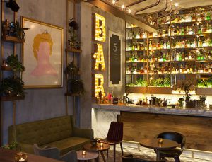 Akşam 5 kokteyline bekleriz