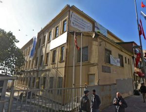 Beşiktaş’ta iki üniversitenin arasında kiralık bina!