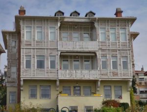 Salacak’ta panoramik Boğaziçi manzaralı satılık daire