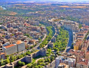 ‘Sur’un yenilenmesi için elimizi taşın altına koymaya hazır’