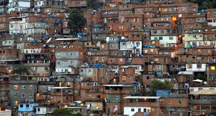 Gecekonduya elektirik ve su aboneliğinin önü açıldı