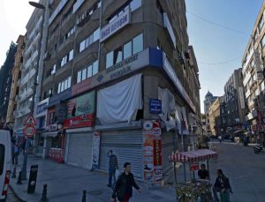 Sirkeci Garı'nın karşısında icradan satılık dükkan!
