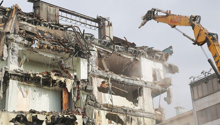 İSKİ Binası yıkıldı, yerine otopark ve meydan yapılacak