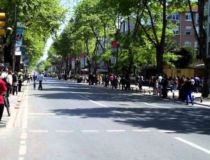 Bağdat Caddesi'nde bile kentsel dönüşüm inatçıları var