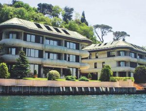 Hasan Aslanoba Boğaz'daki yalısına kiracı arıyor