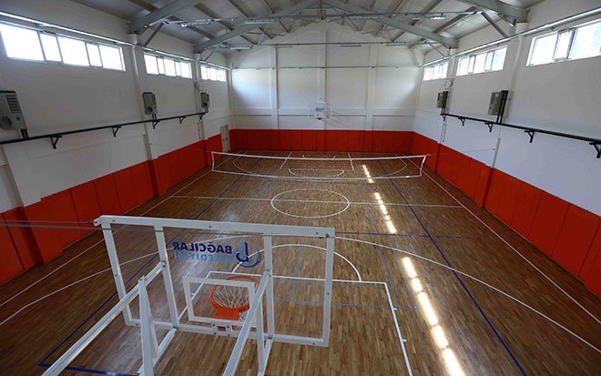 Bağcılar'da spor salonu olmayan okul kalmayacak