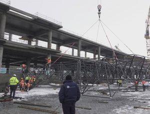 Yeni havalimanının çatısı çatılıyor