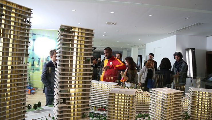 Dumankaya, GS’li Aurélien Chedjou’u reklamında oynattı