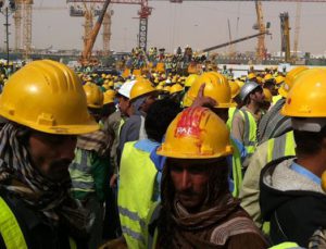 Suudi inşaat şirketi bir günde 50 bin işçiyi işten çıkardı