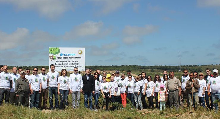 Ege Yapı Hatıra Ormanı’na 2 bin fidan dikildi