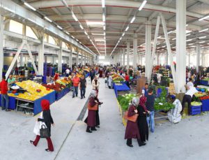Kayaşehir’in kapalı pazarı açıldı