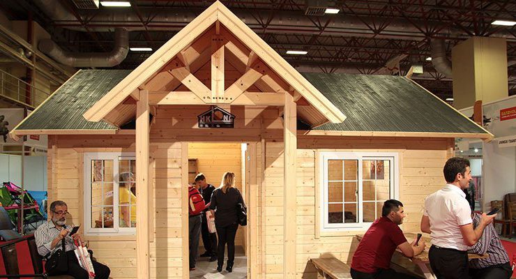 Çin malı çam ev 5 bin dolara satılıyor, iki saatte kuruluyor