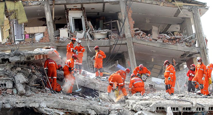 Deprem “Ben buradayım, gitmedim” diyor