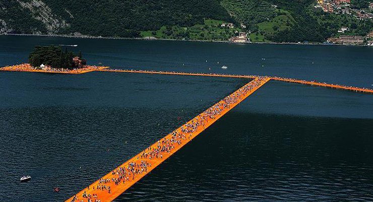 Iseo Gölü’nün 3 km.lik yüzen yolu turist akınına uğradı