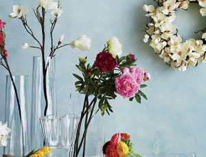 Crate and Barrel’ın cam vazoları hayatı renklendiriyor