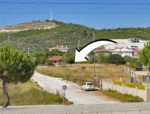 Çeşme İzmir Otoyolu üzerinde satılık 4 yazlık arsası