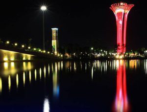 EXPO Kulesi ay yıldızlı renklere büründü