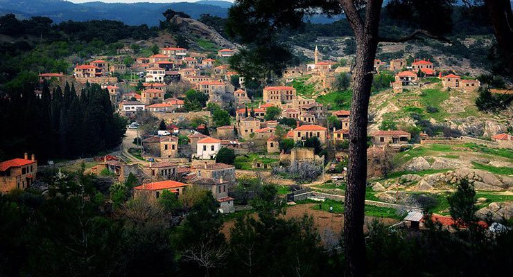 Adatepe Köyü’nde tarihi taş evler 800 bin liradan başlıyor
