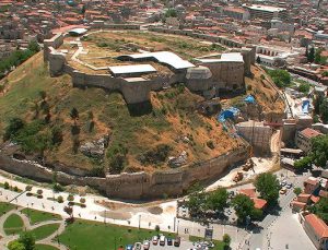 Gaziantep’te belediyeden ticari hayata 8 parsellik katkı
