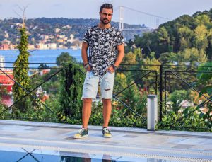 DJ Doğuş Çabakçor Boğaz manzaralı evde oturuyor