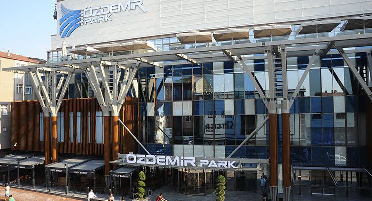 Karadeniz Ereğli’nin yeni AVM’si Özdemir Park açıldı