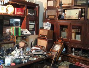 Antikaseverlerin Balat’taki yeni adresi Teos Antik