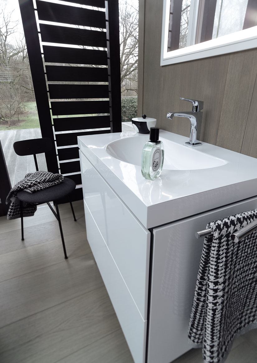 duravit_Darling_New_in_combination_with_L_Cube_as_c_bonded_1559