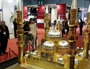 Çamlıca Cami’nin 233 kilo altından maketini yaptılar