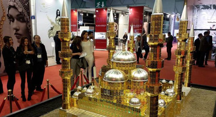 Çamlıca Cami’nin 233 kilo altından maketini yaptılar