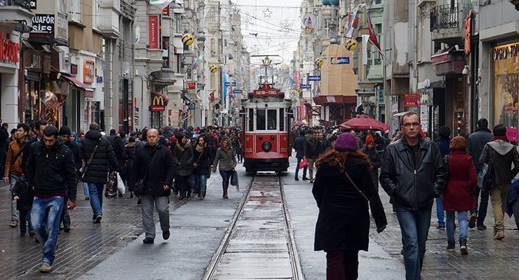 Cirolar düşüyor, markalar İstiklal’den çıkıyor