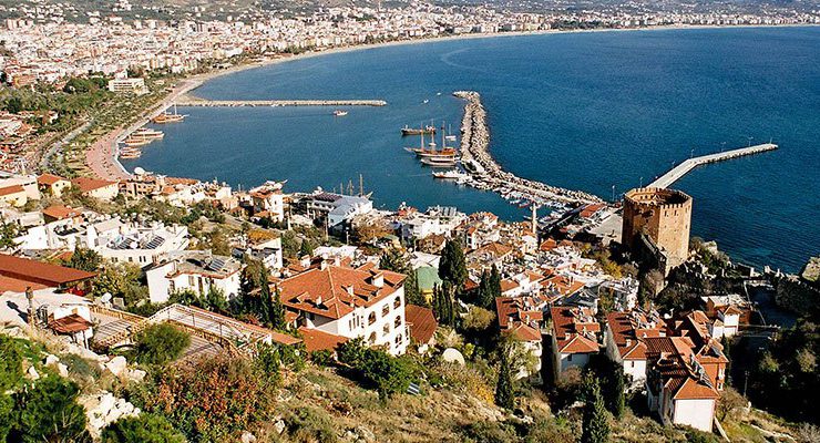 Kriz vız geldi, Ruslar Alanya’dan vazgeçmedi