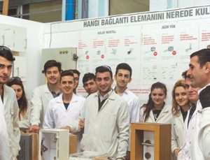 Häfele teknik liselere mobilya atölyeleri hediye ediyor