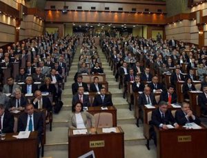 AKP’li üyelerden CHP’li Kadıköy Belediyesi’ne destek