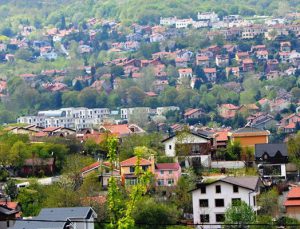 Sarıyer’de 3 dönüm arsa ile prefabrik bina kiraya verecek