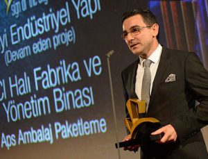 Zafer Karoğlu kimdir?