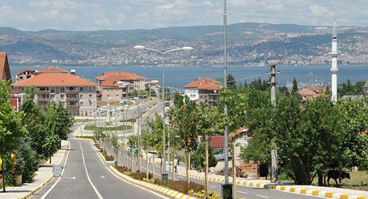 Başiskele’de sanayi ve eğitim imarlı satılık 2 arsa