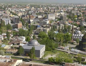 Kars’ta belediye ticari imarlı arsa satıyor
