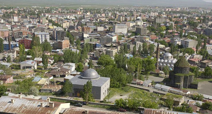 Kars’ta belediye ticari imarlı arsa satıyor