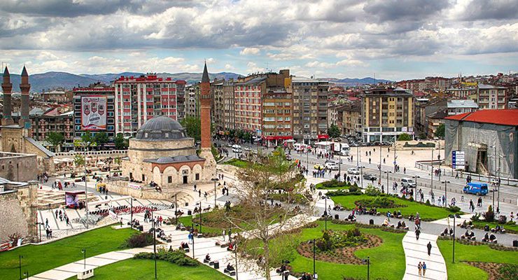 Sivas’ta satılık 2 bina