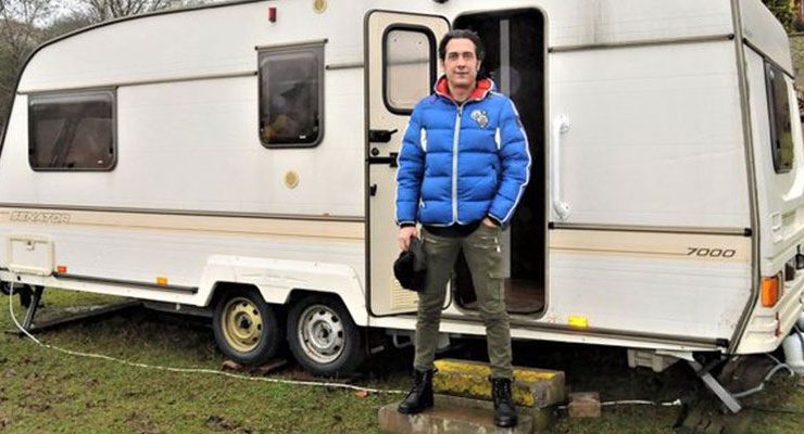 Kıraç sit alanı çiftliğine ev yaptıramadı, karavanda kalıyor