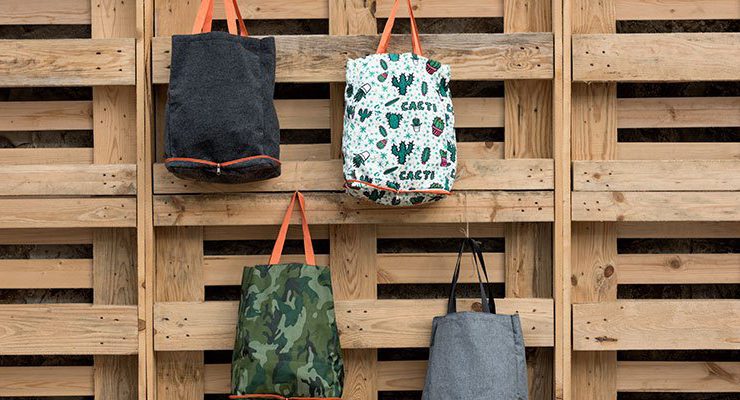 Üsküdar Belediyesi’nin ekolojik çantaları ücretsiz dağıtıyor