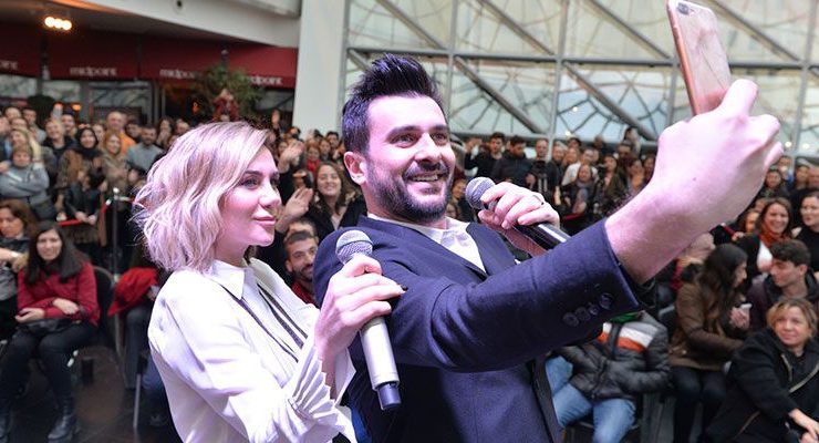 Ayla Çelik ve Gökhan Tepe Palladium AVM’deydi