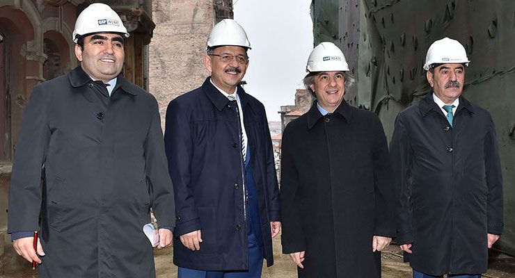Bakan Özhaseki Beyoğlu projelerini ve Emek Sineması’nı denetledi