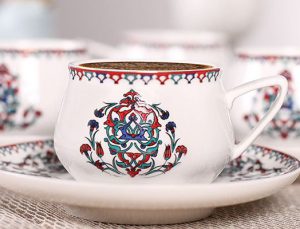Karaca’dan keyifli kahveler için Nakkaş Fincan Seti