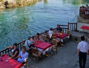 Manavgat Şelalesi Günübirlik Tesisleri kiralanıyor