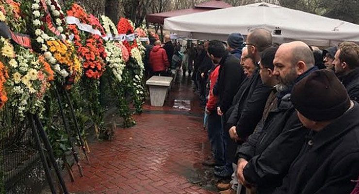 Süleyman Çetinsaya annesini kaybetti