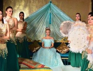 Ali Ağaoğlu kızına ikinci kez kına gecesi düzenledi