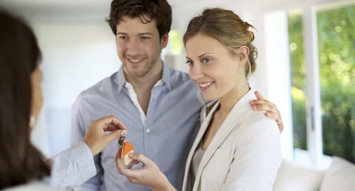 Kadınlar ailesini ev sahibi yapıyor