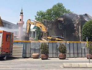 Fatih Evlendirme Dairesi yıkıldı