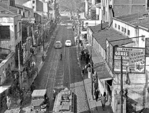 Asırlık sinema binası satışa çıkarıldı